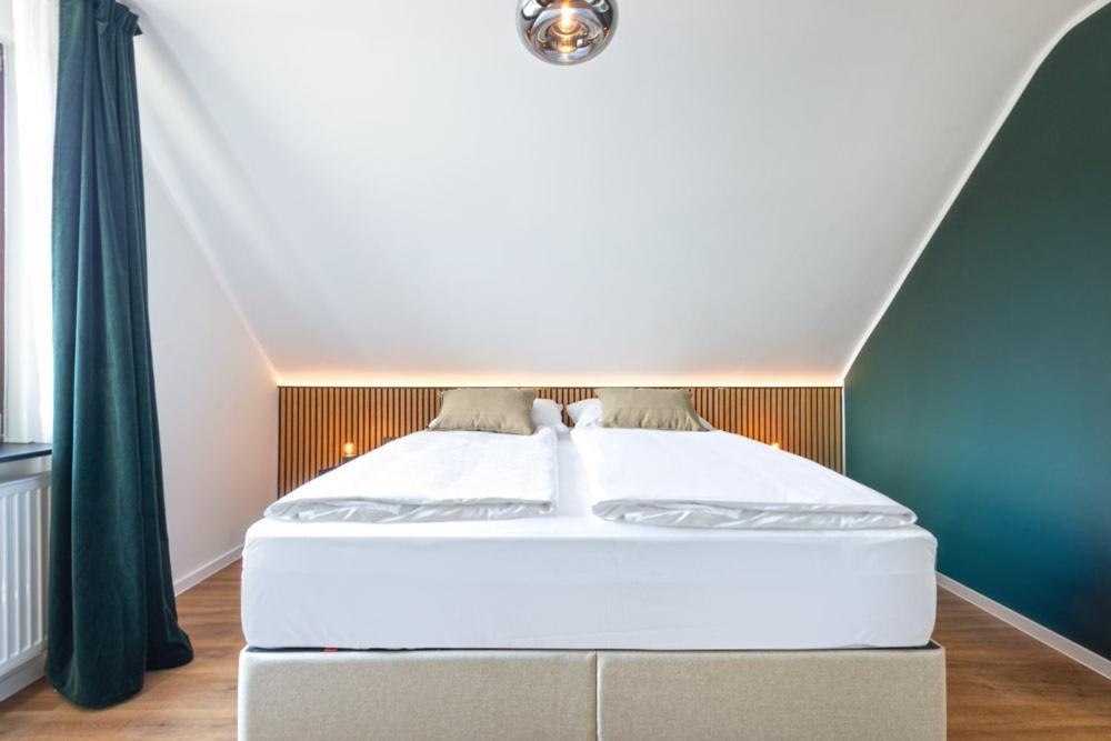 Hotel Zweite Heimat Nuerburg Kelberg Esterno foto